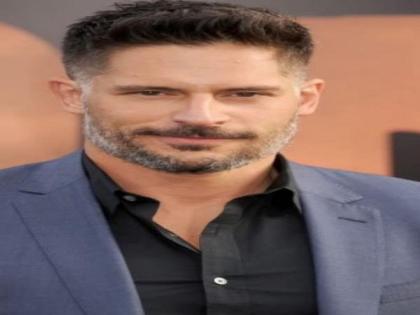 Joe Manganiello seen sans wedding ring post split with Sofia Vergara | Joe Manganiello seen sans wedding ring post split with Sofia Vergara