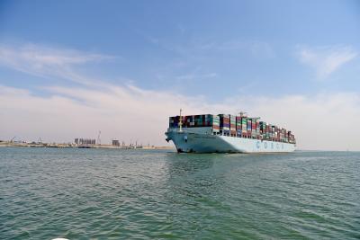 Suez Canal halts shipping | Suez Canal halts shipping