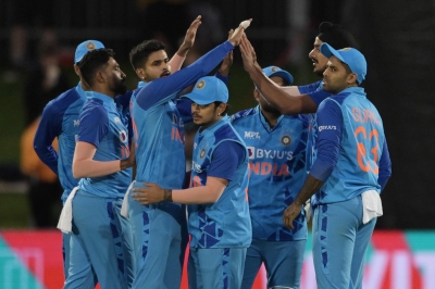 3rd T20I: Siraj, Arshdeep help India bowl out New Zealand for 160 | 3rd T20I: Siraj, Arshdeep help India bowl out New Zealand for 160