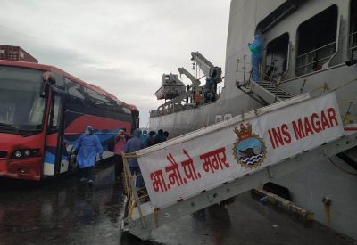 INS Magar reaches Maldives to evacuate Indian citizens | INS Magar reaches Maldives to evacuate Indian citizens