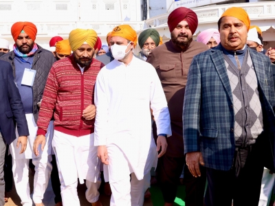 5 Cong MPs 'absent' from Rahul's poll campaign launch in Punjab | 5 Cong MPs 'absent' from Rahul's poll campaign launch in Punjab 5 Cong MPs 'absent' from Rahul's poll campaign launch in Punjab | 5 Cong MPs 'absent' from Rahul's poll campaign launch in Punjab