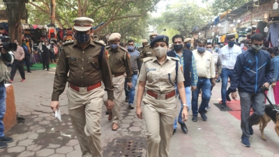 Amid Diwali rush, police examine security in busy Delhi markets | Amid Diwali rush, police examine security in busy Delhi markets Amid Diwali rush, police examine security in busy Delhi markets | Amid Diwali rush, police examine security in busy Delhi markets