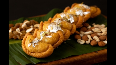 Binge on delicious, healthy gujiyas of different flavours this Holi | Binge on delicious, healthy gujiyas of different flavours this Holi