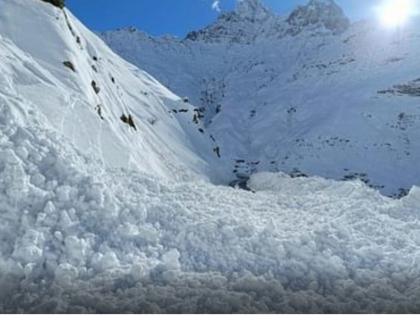 One killed, 3 missing after avalanche hits army training team in Ladakh | One killed, 3 missing after avalanche hits army training team in Ladakh One killed, 3 missing after avalanche hits army training team in Ladakh | One killed, 3 missing after avalanche hits army training team in Ladakh
