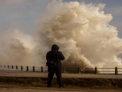 Storm Ciaran lashes Europe, taking heavy toll | Storm Ciaran lashes Europe, taking heavy toll