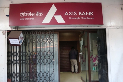 Axis Bank introduces wearable devices for contactless transactions | Axis Bank introduces wearable devices for contactless transactions
