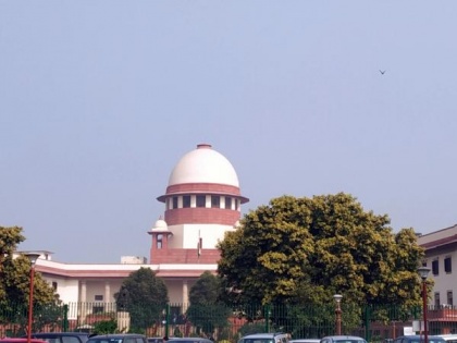 Ordinance row: SC refers Delhi govt’s plea challenging constitutionality to 5-judge constitution bench | Ordinance row: SC refers Delhi govt’s plea challenging constitutionality to 5-judge constitution bench