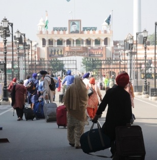 Sikh pilgrims to visit Pak on Oct 28, to participate in centenary event | Sikh pilgrims to visit Pak on Oct 28, to participate in centenary event