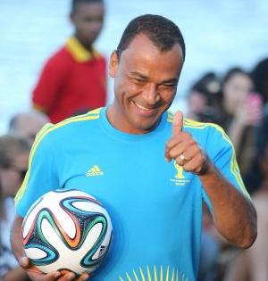 Hard to pick between Messi & Ronaldo: Cafu | Hard to pick between Messi & Ronaldo: Cafu