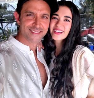 Hrithik celebrates first Diwali with girlfriend Saba Azad | Hrithik celebrates first Diwali with girlfriend Saba Azad