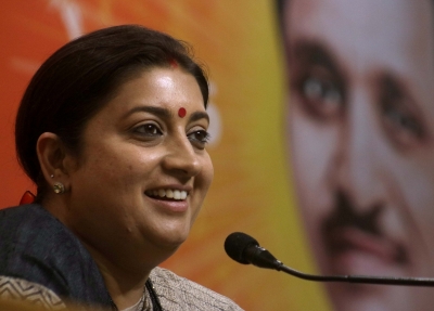 Smriti Irani to build a house in her constituency Amethi | Smriti Irani to build a house in her constituency Amethi