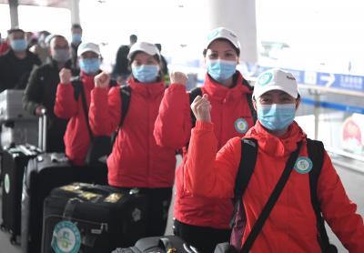 Passengers disembark in Cambodia from cruise amid COVID-19 fears | Passengers disembark in Cambodia from cruise amid COVID-19 fears