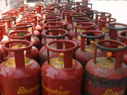Rajasthan: LPG cylinder for Rs 450 for BPL and Ujjwala beneficiaries from Jan 1 | Rajasthan: LPG cylinder for Rs 450 for BPL and Ujjwala beneficiaries from Jan 1 Rajasthan: LPG cylinder for Rs 450 for BPL and Ujjwala beneficiaries from Jan 1 | Rajasthan: LPG cylinder for Rs 450 for BPL and Ujjwala beneficiaries from Jan 1