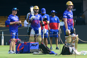 IPL 2024: Which RCB bowler was first to take consecutive 5-wicket hauls in T20s? Question stumps the squad | IPL 2024: Which RCB bowler was first to take consecutive 5-wicket hauls in T20s? Question stumps the squad IPL 2024: Which RCB bowler was first to take consecutive 5-wicket hauls in T20s? Question stumps the squad | IPL 2024: Which RCB bowler was first to take consecutive 5-wicket hauls in T20s? Question stumps the squad