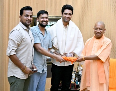 UP CM Yogi compliments Adivi Sesh, Major Unnikrishnan's parents on 'Major' success | UP CM Yogi compliments Adivi Sesh, Major Unnikrishnan's parents on 'Major' success