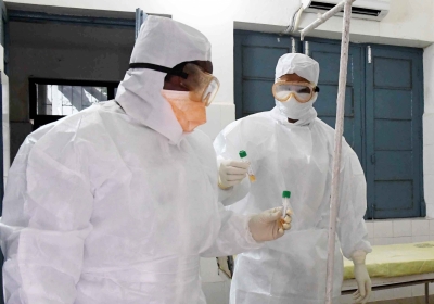 Docs, nurses quarantined in 2 main hospitals of Bhopal | Docs, nurses quarantined in 2 main hospitals of Bhopal