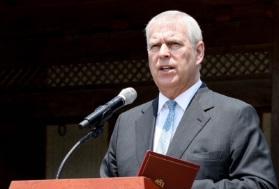 School bus in London asks Prince Andrew to call FBI | School bus in London asks Prince Andrew to call FBI