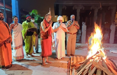 Bhogi celebrations kick-off Sankranti festivities in Andhra | Bhogi celebrations kick-off Sankranti festivities in Andhra
