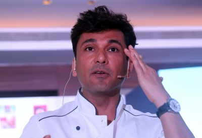 Chef Vikas Khanna realizes the power of India’s diversity during his visit to Koovagam festival | Chef Vikas Khanna realizes the power of India’s diversity during his visit to Koovagam festival Chef Vikas Khanna realizes the power of India’s diversity during his visit to Koovagam festival | Chef Vikas Khanna realizes the power of India’s diversity during his visit to Koovagam festival