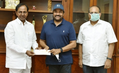 Chiranjeevi tests corona positive, met Telangana CM two days ago | Chiranjeevi tests corona positive, met Telangana CM two days ago Chiranjeevi tests corona positive, met Telangana CM two days ago | Chiranjeevi tests corona positive, met Telangana CM two days ago