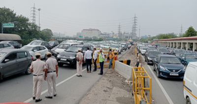 Gurugram : Security beefed up border amid farmers' protest | Gurugram : Security beefed up border amid farmers' protest Gurugram : Security beefed up border amid farmers' protest | Gurugram : Security beefed up border amid farmers' protest