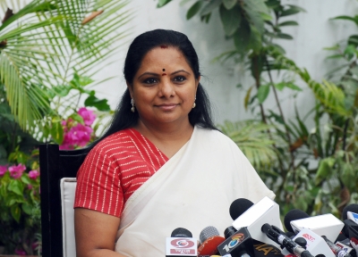 Excise scam case: Kavitha leaves for Delhi; suspense over appearance before ED | Excise scam case: Kavitha leaves for Delhi; suspense over appearance before ED
