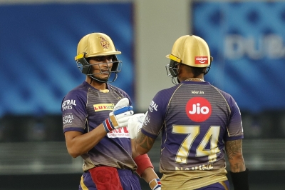 KKR win toss, choose to field against DC | KKR win toss, choose to field against DC