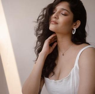 The night sky makes me feel small in a very beautiful, hopeful way: Ritika Singh | The night sky makes me feel small in a very beautiful, hopeful way: Ritika Singh