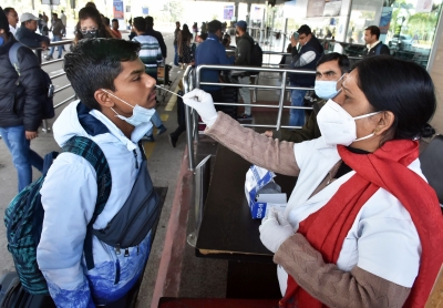 39 int'l travellers test Covid positive at airports across country | 39 int'l travellers test Covid positive at airports across country