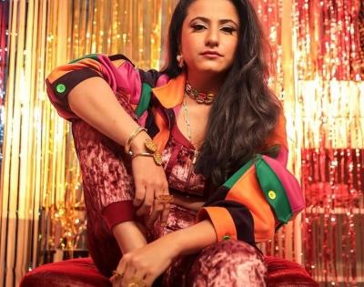 Singer Raashi Sood recounts how it was to work with Sonakshi Sinha for 'Mil Mahiya' | Singer Raashi Sood recounts how it was to work with Sonakshi Sinha for 'Mil Mahiya'