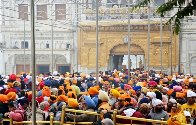 Devotees throng Golden Temple on first day of 2023 | Devotees throng Golden Temple on first day of 2023