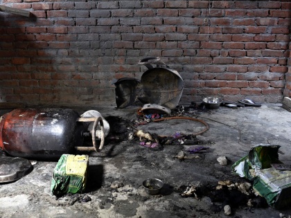 Eight injured as gas cylinder explodes in Bihar's Saran | Eight injured as gas cylinder explodes in Bihar's Saran