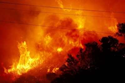 Wildfire burns along California coast with 5% containment | Wildfire burns along California coast with 5% containment Wildfire burns along California coast with 5% containment | Wildfire burns along California coast with 5% containment