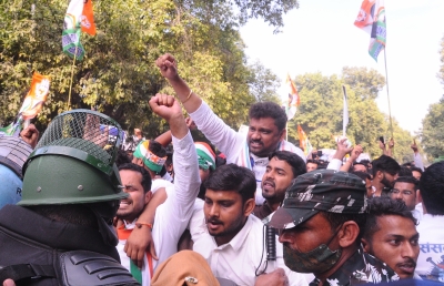 Youth Congress protests against rising fuel prices | Youth Congress protests against rising fuel prices