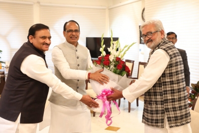 Ex-Congress MLA Brij Bihari Pateriya joins BJP | Ex-Congress MLA Brij Bihari Pateriya joins BJP