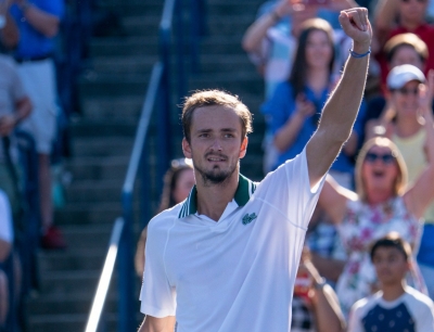 Medvedev tames giant Opelka for Toronto title | Medvedev tames giant Opelka for Toronto title