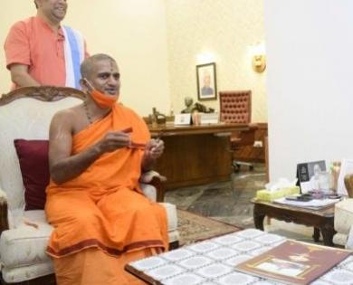 'Who is creating terror?' Pejawar seer on Cong leader's Godhra-like incident in K’taka remarks | 'Who is creating terror?' Pejawar seer on Cong leader's Godhra-like incident in K’taka remarks 'Who is creating terror?' Pejawar seer on Cong leader's Godhra-like incident in K’taka remarks | 'Who is creating terror?' Pejawar seer on Cong leader's Godhra-like incident in K’taka remarks