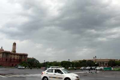 Delhi-NCR to witness partly cloudy sky with light rain | Delhi-NCR to witness partly cloudy sky with light rain