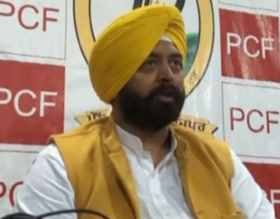 AAP candidate from Ferozepur resigns, joins Congress | AAP candidate from Ferozepur resigns, joins Congress