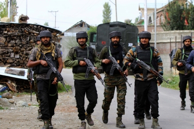3 LeT terrorists killed in encounter at J&K's Pulwama | 3 LeT terrorists killed in encounter at J&K's Pulwama