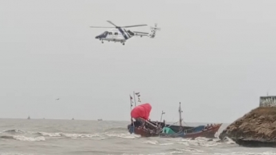8 fishermen missing off Gir Somnath Coast | 8 fishermen missing off Gir Somnath Coast