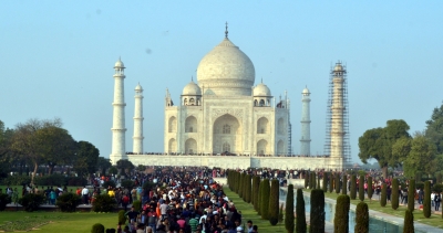 Remove all business activities within 500 metres of Taj Mahal: SC | Remove all business activities within 500 metres of Taj Mahal: SC