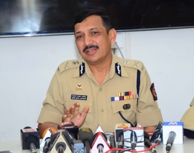 Illegal phone-tap case: Mumbai Police summons CBI chief for probe | Illegal phone-tap case: Mumbai Police summons CBI chief for probe