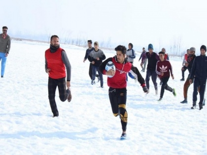 Inter-district snow rugby championship held in J-K's Budgam | Inter-district snow rugby championship held in J-K's Budgam
