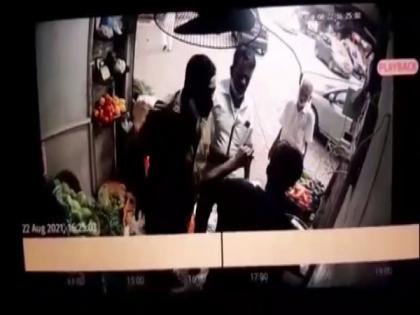 Three held for allegedly trashing vegetable vendor in Mumbai's Matunga | Three held for allegedly trashing vegetable vendor in Mumbai's Matunga Three held for allegedly trashing vegetable vendor in Mumbai's Matunga | Three held for allegedly trashing vegetable vendor in Mumbai's Matunga
