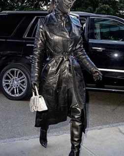 Kim Kardashian's black leather suit leaves fans in the dark | Kim Kardashian's black leather suit leaves fans in the dark