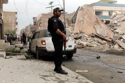 Blast near police van in Pak kills 5 cops, injures 22 | Blast near police van in Pak kills 5 cops, injures 22 Blast near police van in Pak kills 5 cops, injures 22 | Blast near police van in Pak kills 5 cops, injures 22