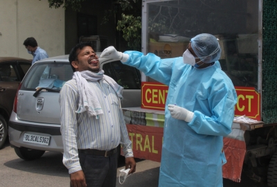 India reports 6,987 fresh Covid cases, Omicron tally at 422 | India reports 6,987 fresh Covid cases, Omicron tally at 422 India reports 6,987 fresh Covid cases, Omicron tally at 422 | India reports 6,987 fresh Covid cases, Omicron tally at 422