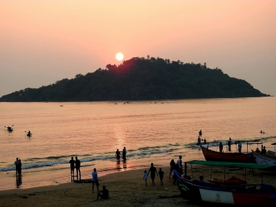 As monsoons loom, Goa shuts beaches for visitors | As monsoons loom, Goa shuts beaches for visitors