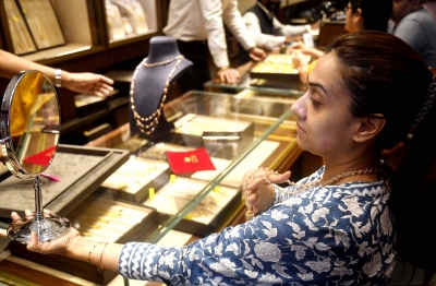 Gold, silver fall up to 2 pc amid fading Fed rate cut hopes, geopolitical tensions | Gold, silver fall up to 2 pc amid fading Fed rate cut hopes, geopolitical tensions Gold, silver fall up to 2 pc amid fading Fed rate cut hopes, geopolitical tensions | Gold, silver fall up to 2 pc amid fading Fed rate cut hopes, geopolitical tensions